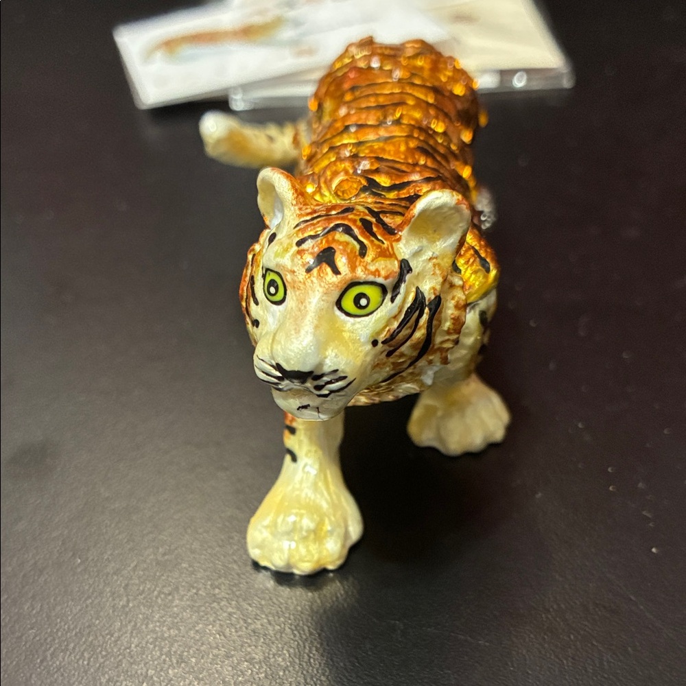 Vintage Art form release No. 226 collectible Year of the Tiger trinket box - Picture 3 of 16